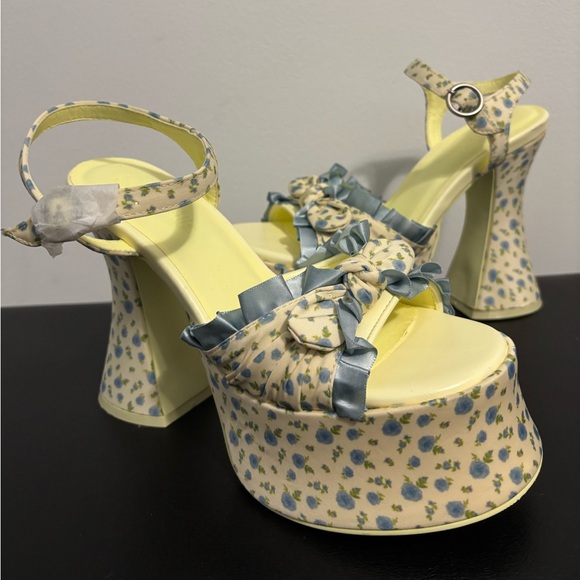 Dolls Kill / Sugar Thrillz Southern Swoon Platform Sandals - Picture 1 of 9